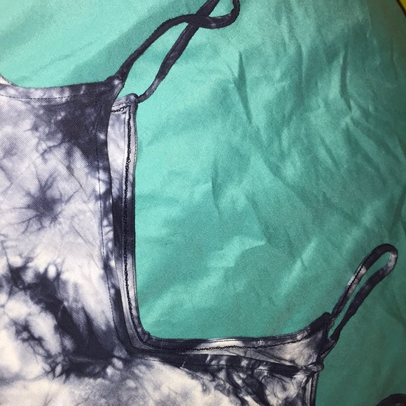 Blue Cloud Tank Top - Picture 4 of 6